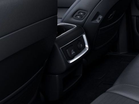 Certified 2026 Kia Carnival SX FWD image 30