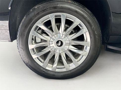 Used 2024 Cadillac Escalade ESV Premium Luxury image 36