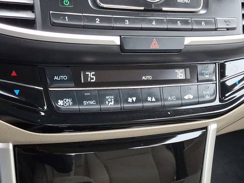 Used 2017 Honda Accord LX image 15