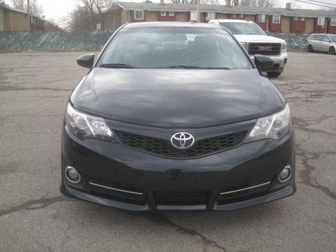 Used 2012 Toyota Camry SE FWD image 2