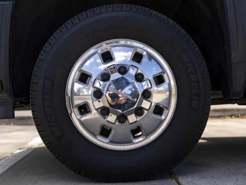 Used 2024 GMC Sierra 3500 Denali w/ Denali Reserve Package image 14