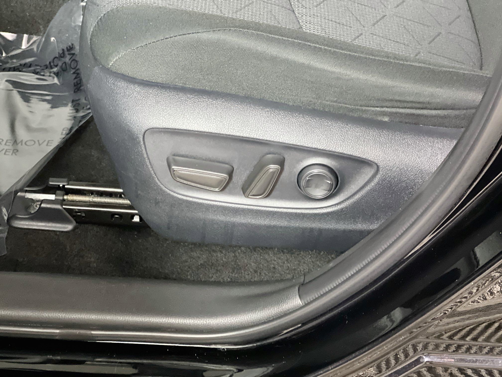 Used 2025 Toyota RAV4 XLE FWD image 16