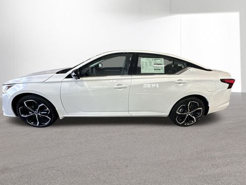 New 2026 Nissan Altima 2.5 SR w/ SR Premium Package AWD/4WD image 36