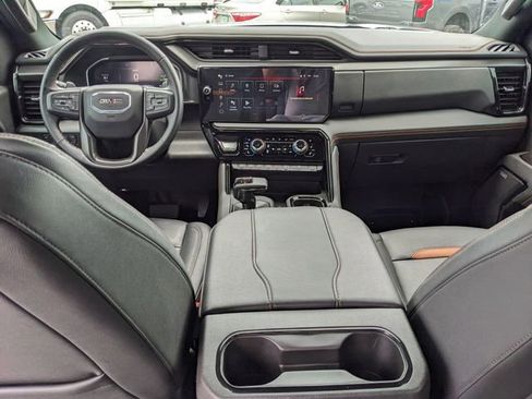 Used 2025 GMC Sierra 1500 AT4 w/ AT4 Premium Package AWD/4WD image 15