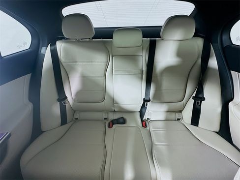 Used 2023 Mercedes-Benz C 300 4MATIC Sedan image 13