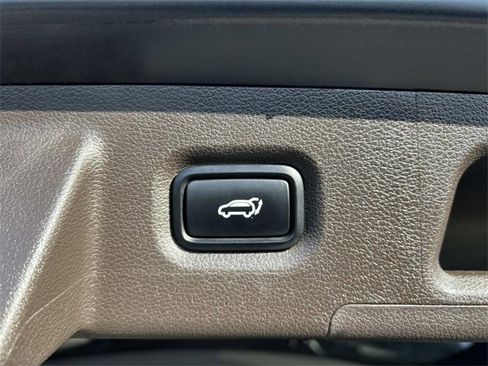 Used 2020 Hyundai Santa Fe SEL w/ Convenience Package image 14