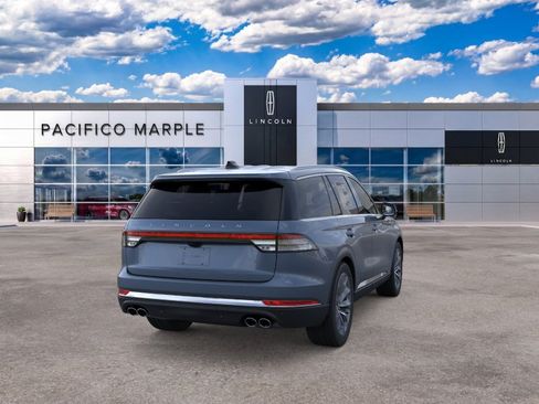 Used 2026 Lincoln Aviator AWD image 8