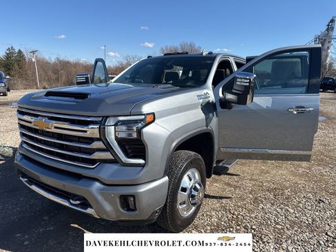 Used 2024 Chevrolet Silverado 3500 High Country w/ High Country Premium Package image 55