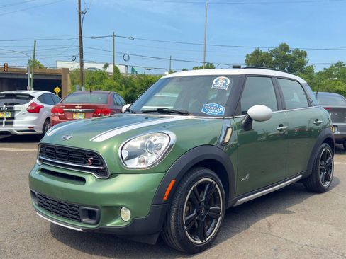 Used 2015 MINI Cooper Countryman S w/ Technology Package AWD/4WD image 2