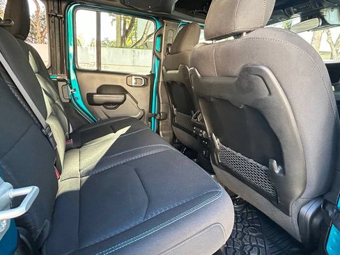 Used 2024 Jeep Wrangler Unlimited Rubicon 4xe AWD/4WD image 34