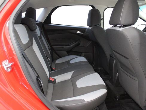 Used 2012 Ford Focus SE FWD image 11