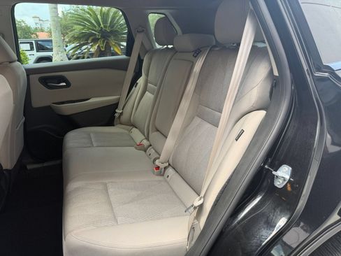 Used 2025 Nissan Rogue SV FWD image 22