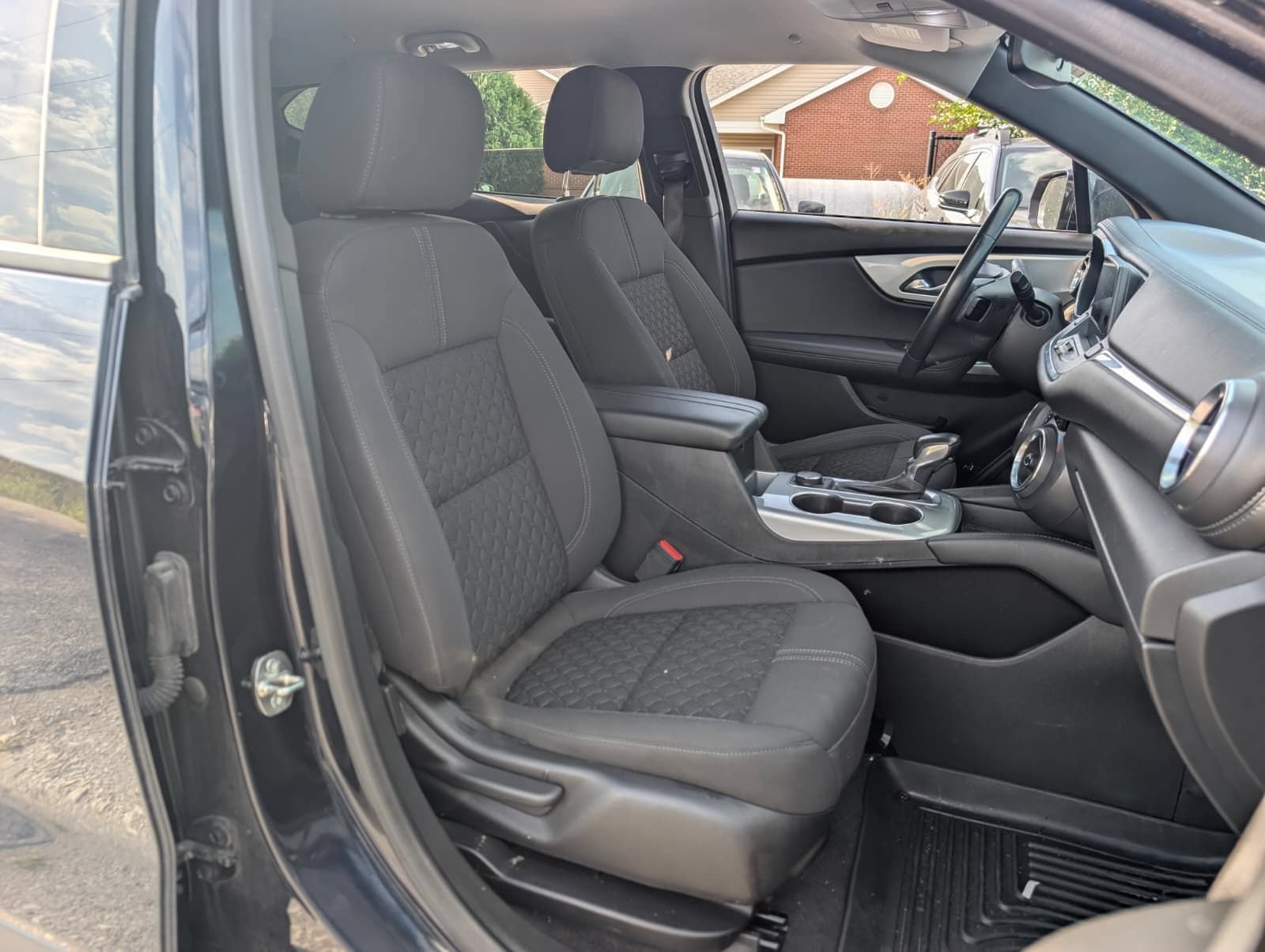 Used 2020 Chevrolet Blazer LT FWD image 32