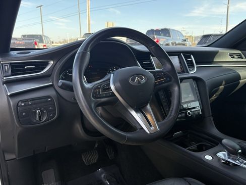 Used 2023 INFINITI QX55 Essential w/ Accent Package image 10