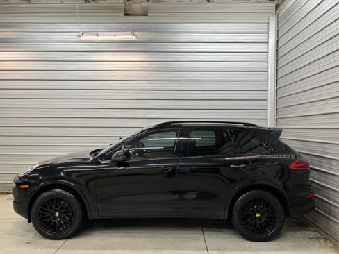 Used 2017 Porsche Cayenne Platinum Edition AWD/4WD image 8