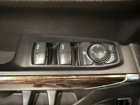 Used 2022 GMC Sierra 1500 Elevation w/ Preferred Package AWD/4WD image 10
