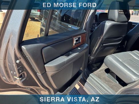 Used 2015 Lincoln Navigator 2WD image 17