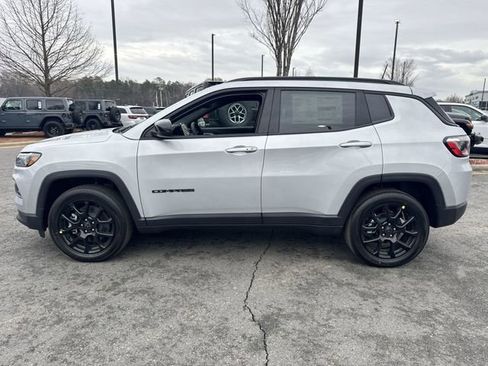 New 2026 Jeep Compass Latitude image 10