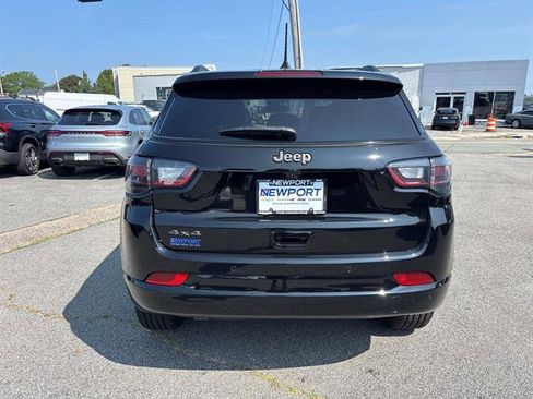 Certified 2024 Jeep Compass Limited w/ High Altitude Package image 4