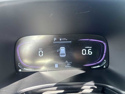 Used 2023 Kia Soul LX image 6