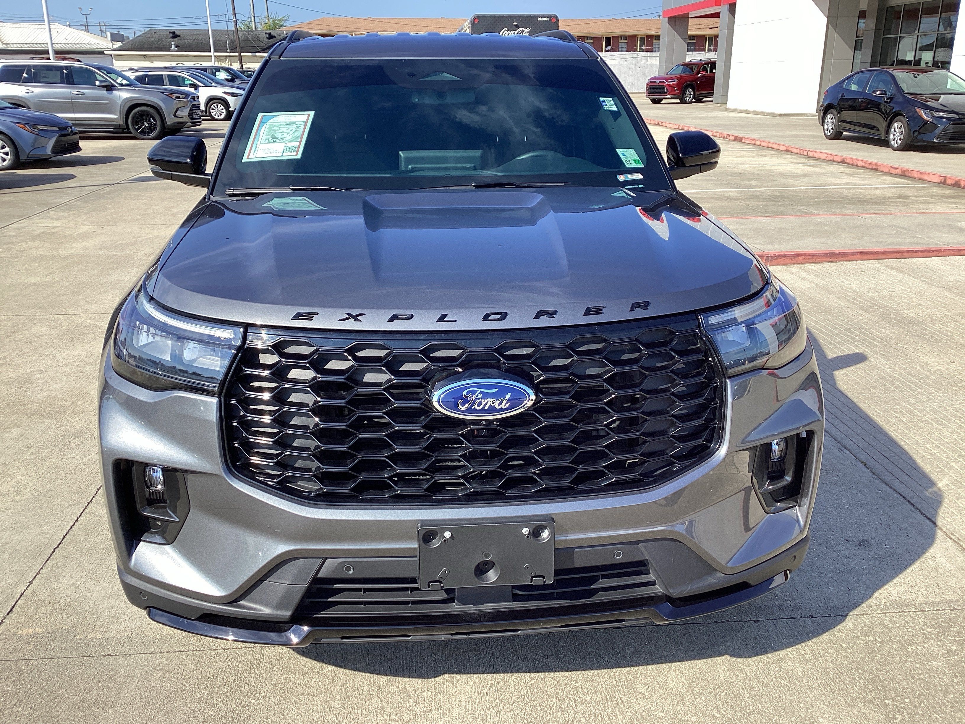 Used 2025 Ford Explorer ST-Line w/ Premium Package RWD image 2