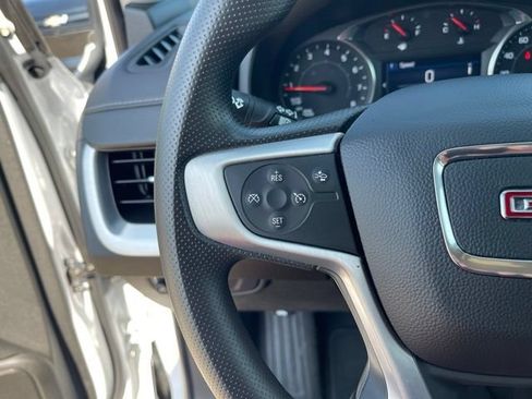 Used 2023 GMC Terrain SLE w/ Driver Convenience Package FWD image 15