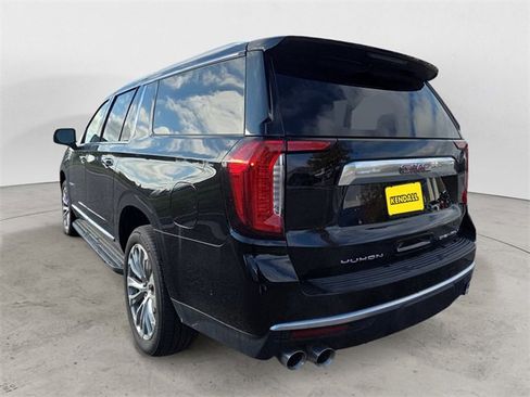 Used 2024 GMC Yukon XL Denali w/ Advanced Technology Package image 3