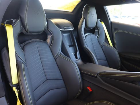Used 2026 Chevrolet Corvette Stingray Premium Conv w/ Z51 Performance Package RWD image 33