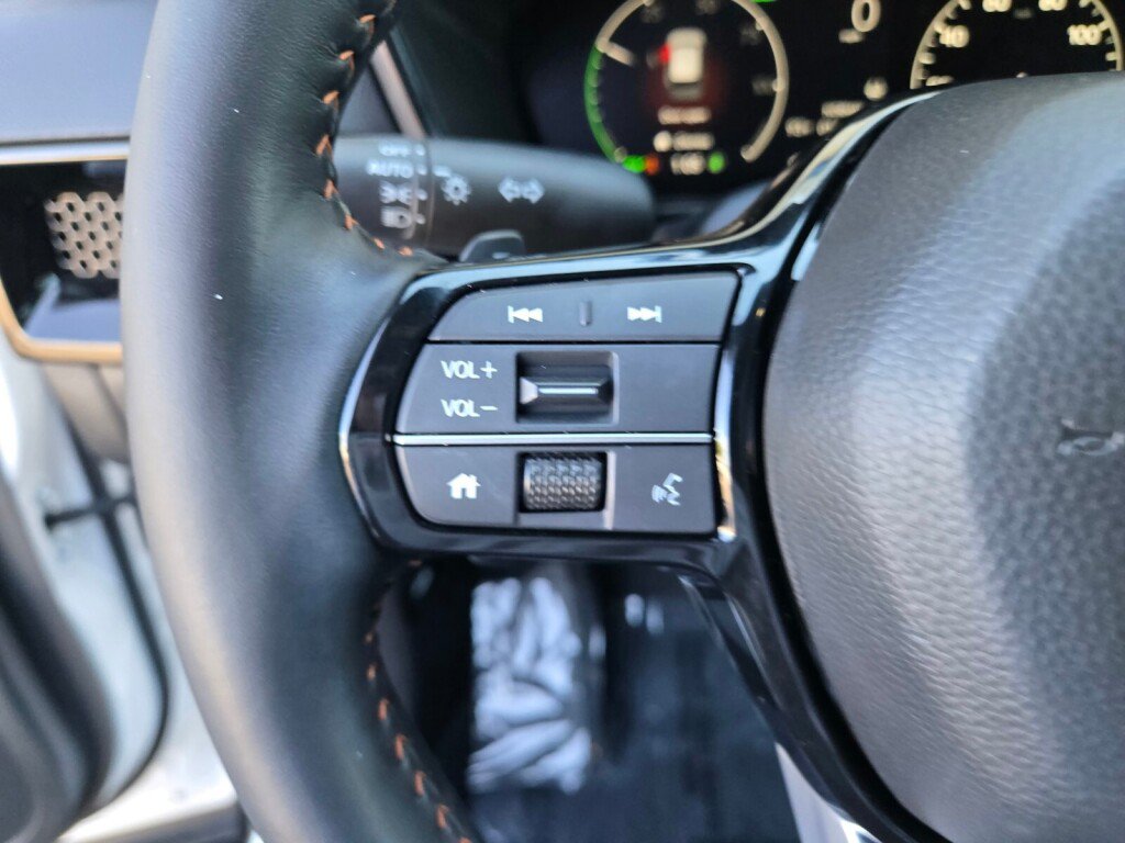 Certified 2025 Honda CR-V Sport Touring image 24