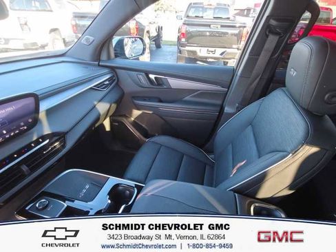 Used 2025 Buick Enclave Sport Touring image 18