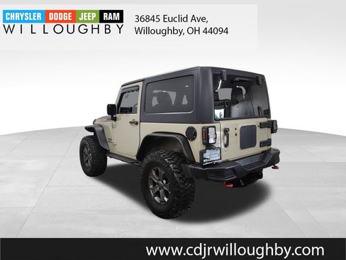 Used 2017 Jeep Wrangler Rubicon AWD/4WD image 6