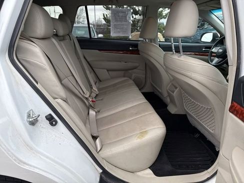 Used 2011 Subaru Outback 2.5i Limited w/ PWR Moonroof Pkg image 10