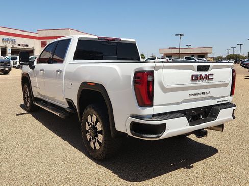 Used 2024 GMC Sierra 2500 Denali w/ Technology Package AWD/4WD image 3