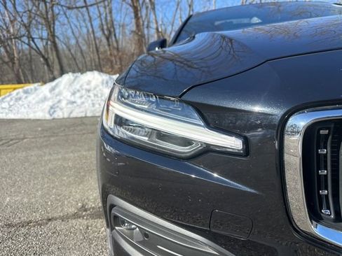 Certified 2025 Volvo V60 B5 Cross Country Plus image 12