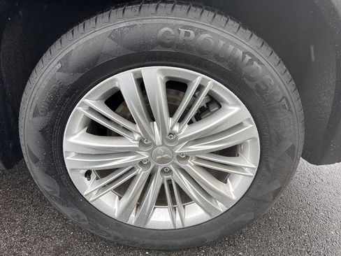 Used 2023 Mitsubishi Outlander ES image 29