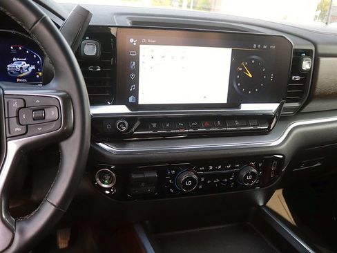 Used 2024 Chevrolet Silverado 2500 High Country w/ Technology Package AWD/4WD image 22