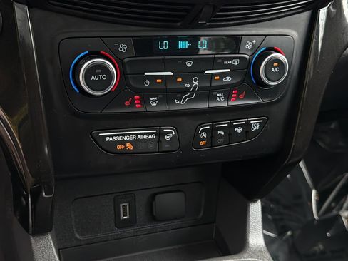 Used 2018 Ford Escape Titanium w/ Ford Safe & Smart Package AWD/4WD image 29