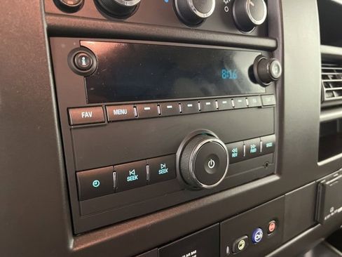 Used 2024 Chevrolet Express 2500 image 25