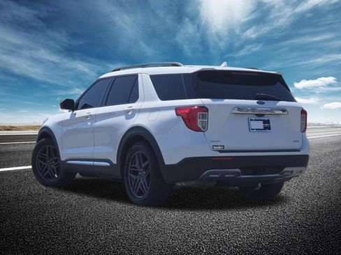 Used 2020 Ford Explorer XLT w/ Equipment Group 202A RWD image 17
