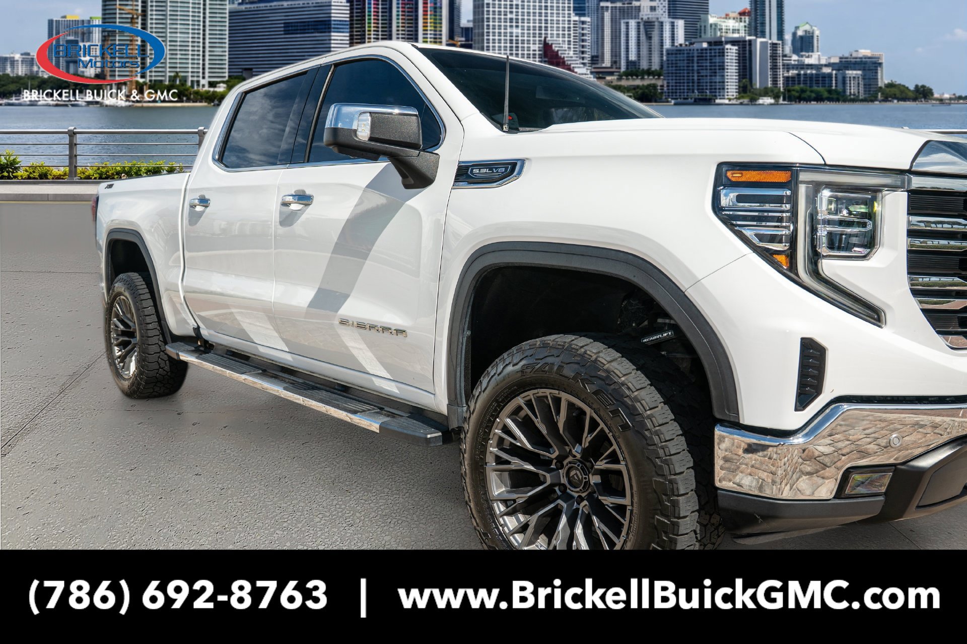 Used 2022 GMC Sierra 1500 SLT w/ SLT Premium Plus Package AWD/4WD image 10