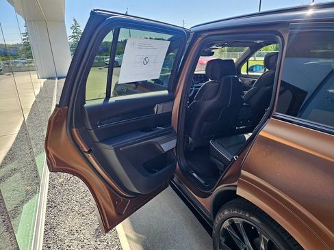 New 2027 Cadillac Vistiq Platinum AWD/4WD image 16