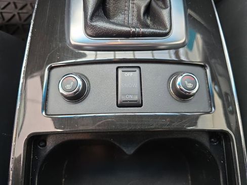 Used 2016 INFINITI QX70 AWD w/ Premium Package image 34