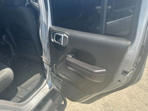 Used 2019 Jeep Wrangler Unlimited Sport image 21