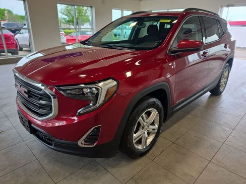 Used 2019 GMC Terrain SLE w/ Driver Convenience Package AWD/4WD image 1