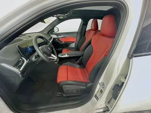 Used 2025 BMW X2 xDrive28i w/ Technology Package image 26