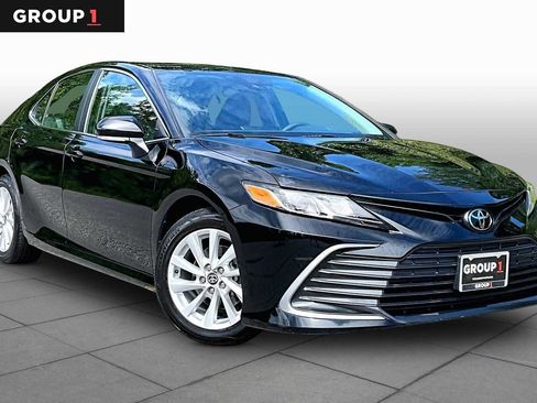 Certified 2024 Toyota Camry LE FWD image 3