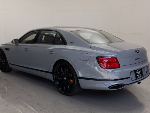 Used 2025 Bentley Flying Spur Plug-In Hybrid image 46