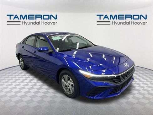 New 2026 Hyundai Elantra SE w/ Cargo Package image 7