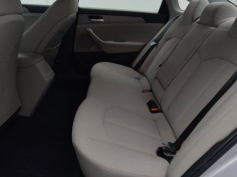 Used 2018 Hyundai Sonata SE FWD image 18