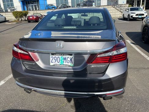 Used 2017 Honda Accord Sport image 5